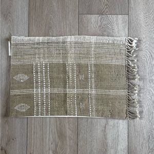 Ruffled thread Indian wool pillow cover 14x20